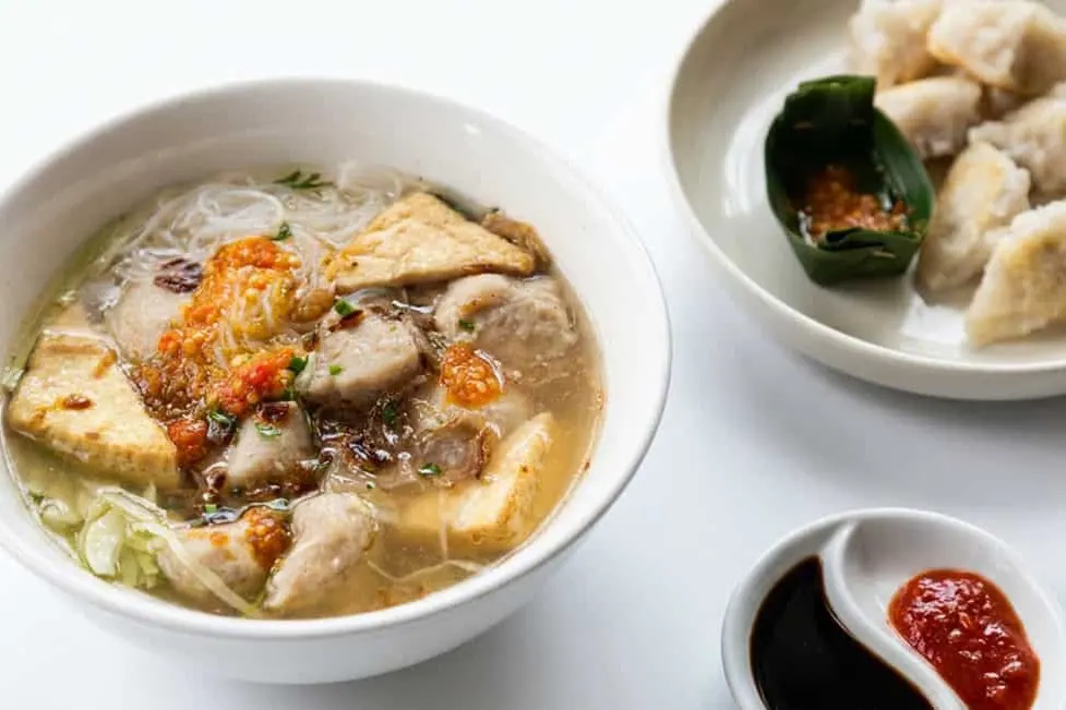 Eine Schale Bakso Ayam