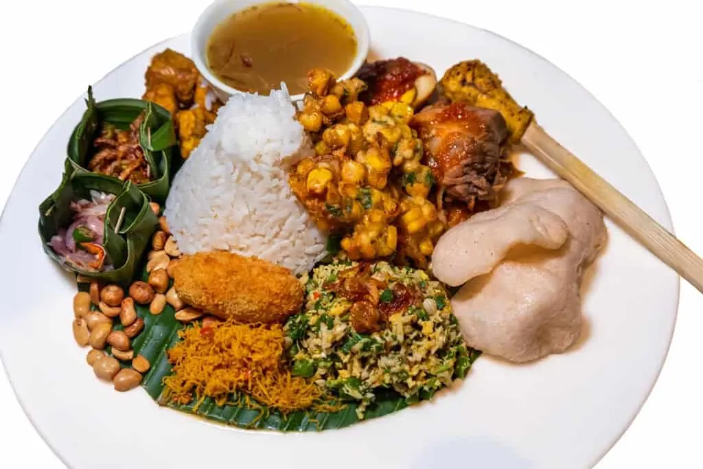 Ein Teller Nasi Campur