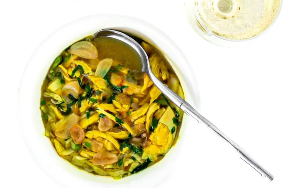 Eine Schale Soto Ayam
